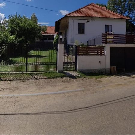 Texas House Guest House Novaci-Străini Eksteriør bilde